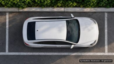 KI-generiertes Symbolfoto zu Verkehrsunfall bei Krumbach