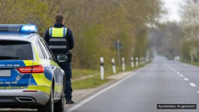 KI-generiertes Symbolfoto zu Verkehrskontrolle bei Laichingen