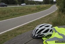 KI-generiertes Symbolfoto zu Verkehrsunfall bei Laichingen