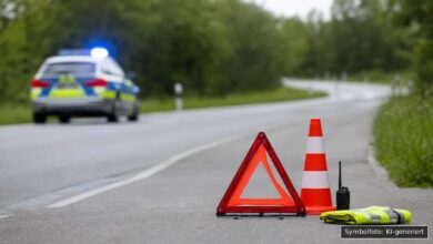 KI-generiertes Symbolfoto zu Verkehrsunfall bei Jettingen-Scheppach