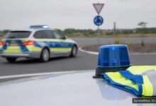 KI-generiertes Symbolfoto zu Verkehrsunfall / Unfallflucht bei Asbach-Bäumenheim
