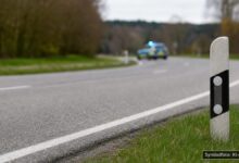 KI-generiertes Symbolfoto zu Verkehrsunfall bei Memmingen