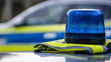 KI-generiertes Symbolfoto zu Verkehrsunfall mit Fahrerflucht bei Affing
