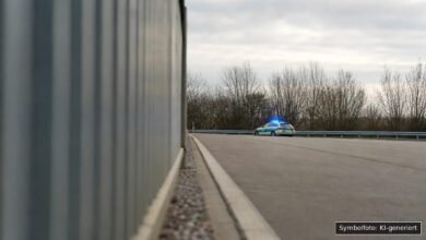 KI-generiertes Symbolfoto zu Verkehrsunfall bei Niederstotzingen