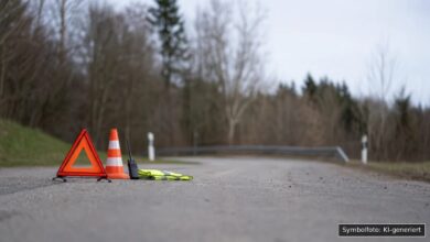 KI-generiertes Symbolfoto zu Verkehrsunfall bei Nördlingen