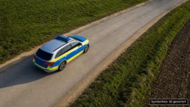 KI-generiertes Symbolfoto zu Verkehrsunfall bei Oberdischingen