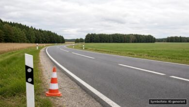 KI-generiertes Symbolfoto zu Verkehrsunfall mit Todesfolge bei Wallersdorf, Landkreis Dingolfing-Landau