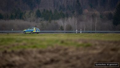 KI-generiertes Symbolfoto zu Verkehrsunfall bei Rain