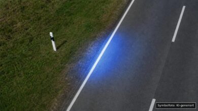 KI-generiertes Symbolfoto zu Verkehrsunfall bei Memmingen