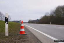 KI-generiertes Symbolfoto zu Verkehrsunfall bei A96 zwischen Aitrach und Memmingen