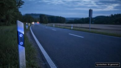 KI-generiertes Symbolfoto zu Verkehrsunfall bei Ulm-Donautal