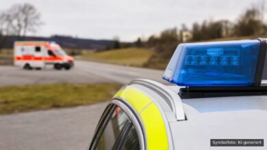 KI-generiertes Symbolfoto zu Verkehrsunfall bei Senden