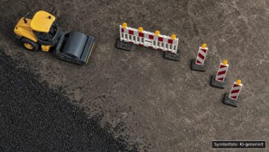 KI-generiertes Symbolfoto zu Straßenbauarbeiten / Verkehrseinschränkung bei Staatsstraße 2018 zwischen Buch und Illertissen