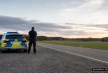 KI-generiertes Symbolfoto zu Verkehrsunfall bei Heroldsberg, Landkreis Erlangen-Höchstadt
