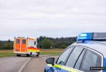 KI-generiertes Symbolfoto zu Verkehrsunfall bei Jettingen-Scheppach