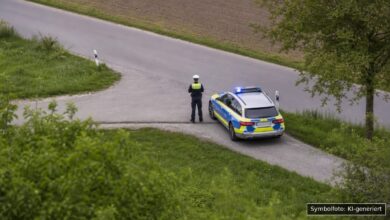 KI-generiertes Symbolfoto zu Verkehrsunfall bei Uhingen