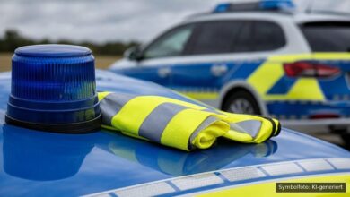 KI-generiertes Symbolfoto zu Verkehrsunfall bei Uttenweiler