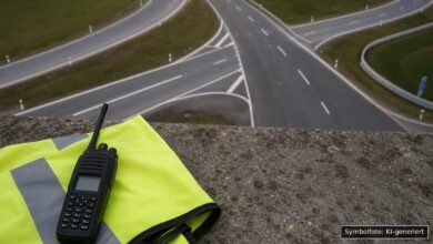 KI-generiertes Symbolfoto zu Verkehrsunfall / Unerlaubtes Entfernen vom Unfallort bei Türkheim, A96