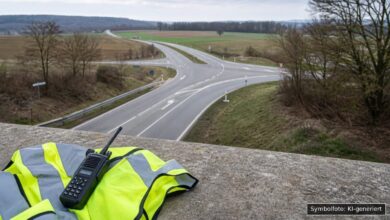 KI-generiertes Symbolfoto zu Unfallflucht bei Holheim bei Nördlingen