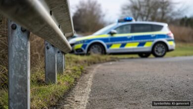 KI-generiertes Symbolfoto zu Verkehrsunfall / Unfallflucht bei Laupheim