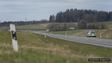 KI-generiertes Symbolfoto zu Verkehrsunfall / Unfallflucht bei Mering