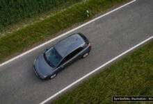 KI-generiertes Symbolfoto zu Verkehrsunfall bei Untrasried