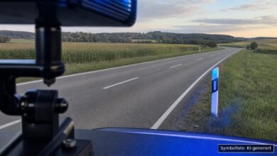 KI-generiertes Symbolfoto zu Verkehrsunfall bei Günzburg