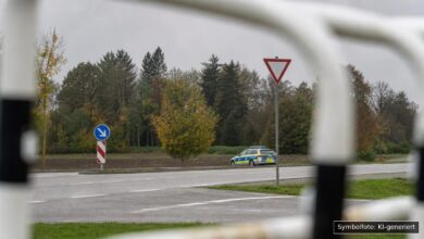 KI-generiertes Symbolfoto zu Verkehrsunfall bei Wallerstein