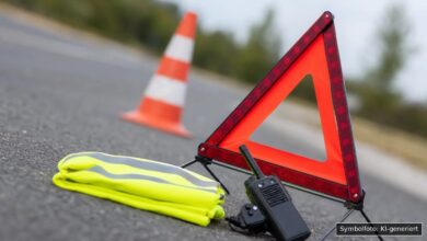 KI-generiertes Symbolfoto zu Verkehrsunfall bei Wertingen