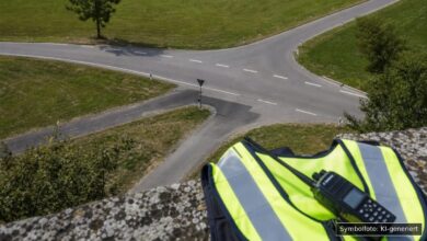 KI-generiertes Symbolfoto zu Verkehrsunfall bei Warthausen