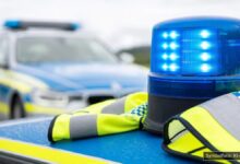 KI-generiertes Symbolfoto zu Verkehrsunfallflucht bei Nördlinger Straße, Wemding