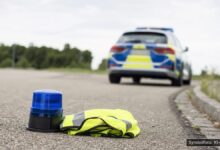 KI-generiertes Symbolfoto zu Verkehrsunfallflucht bei Kaufbeuren, Hüttenstraße