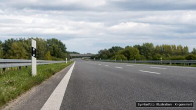 KI-generiertes Symbolfoto zu Verkehrsunfall mit Trunkenheitsfahrt bei A8 bei Jettingen-Scheppach
