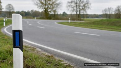 KI-generiertes Symbolfoto zu Verkehrsunfall bei Aislingen, Kreuzung Feldscheiderweg/Karl-Bernhard-Straße