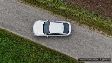 KI-generiertes Symbolfoto zu Verkehrsunfall bei Unterallgäu
