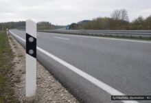 KI-generiertes Symbolfoto zu Verkehrsunfall bei Trunkelsberg