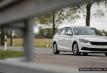KI-generiertes Symbolfoto zu Verkehrsunfall bei Buchloe, Landsberger Straße / Postberg