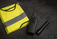 KI-generiertes Symbolfoto zu Polizeieinsatz / Durchsuchungen wegen Drogenhandels bei Landkreis Günzburg