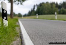 KI-generiertes Symbolfoto zu Kennzeichendiebstahl bei Durach