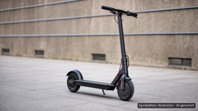 KI-generiertes Symbolfoto zu Alkoholfahrt mit E-Scooter bei Eislingen, Mühlbachstraße