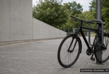 KI-generiertes Symbolfoto zu Fahrraddiebstahl bei Augsburg-Innenstadt, Moritzplatz