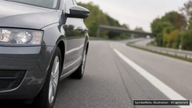 KI-generiertes Symbolfoto zu Verkehrskontrolle bei Tank- und Rastanlage Burgauer See an der A8 (Jettingen-Scheppach)