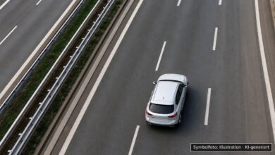 KI-generiertes Symbolfoto zu Verkehrsunfall bei Garching