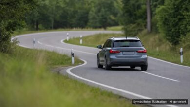 KI-generiertes Symbolfoto zu Gefährliches Überholmanöver bei B308 zwischen Ratholz und Immenstadt