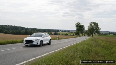 KI-generiertes Symbolfoto zu Verkehrsunfall bei Gersthofen-Rettenbergen