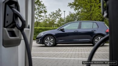 KI-generiertes Symbolfoto zu Diebstahl aus Fahrzeug bei Göppingen, Nördliche Ringstraße