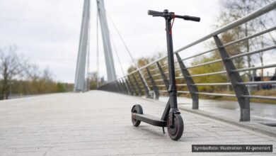 KI-generiertes Symbolfoto zu Verkehrsüberwachung / Verkehrshinweis bei Harburg
