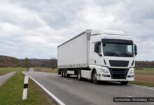 KI-generiertes Symbolfoto zu Verkehrskontrolle bei Harburg