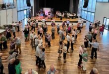 Beitragsbild zu Herbsttanz für Junggebliebene im Stadtsaal Krumbach am 25. Oktober 2026