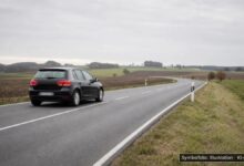 KI-generiertes Symbolfoto zu Trunkenheit im Verkehr bei Höchstädt